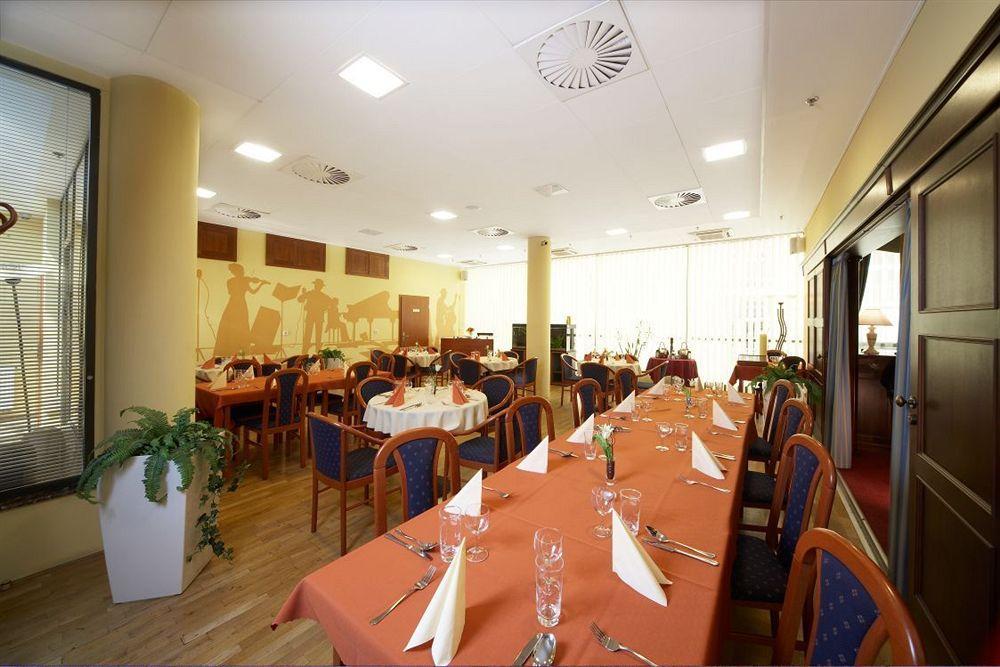Capital Apartments Praga Zewnętrze zdjęcie